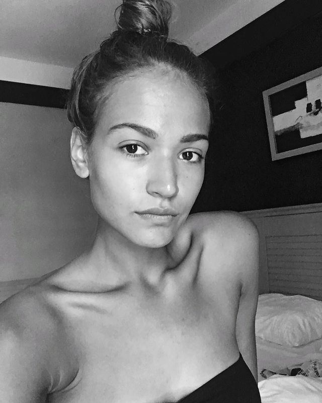 Дівчина тижня: гаряча модель Олександра Ободянська, яка стала обличчям Держави в смартфоні - фото 371290