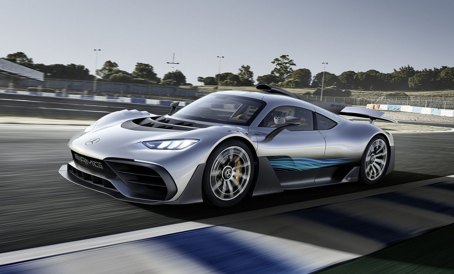 На Mercedes-AMG One доведеться трішки почекати - фото 1