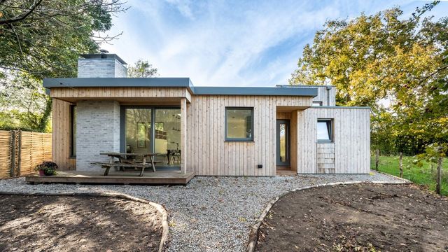 Архітектори перетворили старе бунгало в Англії у сучасний котедж: фото - фото 371564