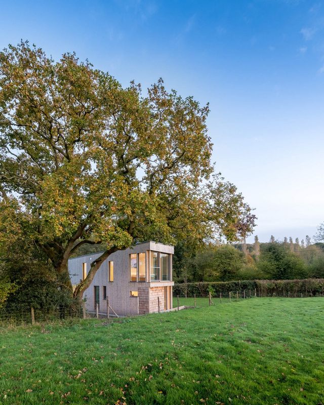 Архітектори перетворили старе бунгало в Англії у сучасний котедж: фото - фото 371572