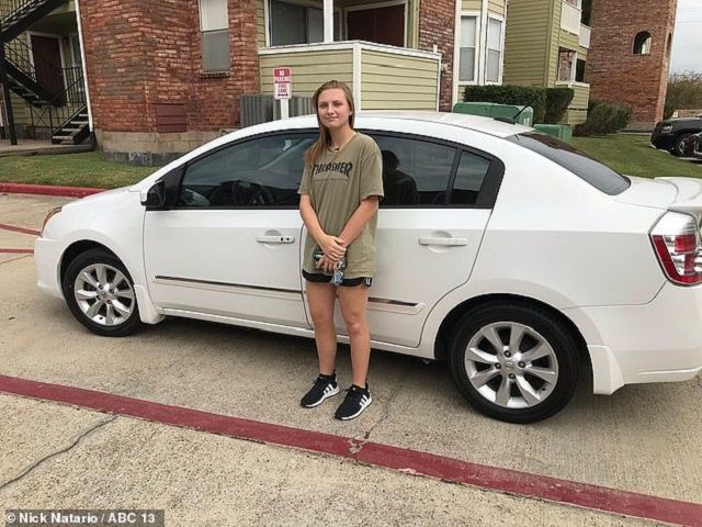 Відвідувачі кафе подарували авто офіціантці, яка витрачала багато часу на дорогу - фото 371595