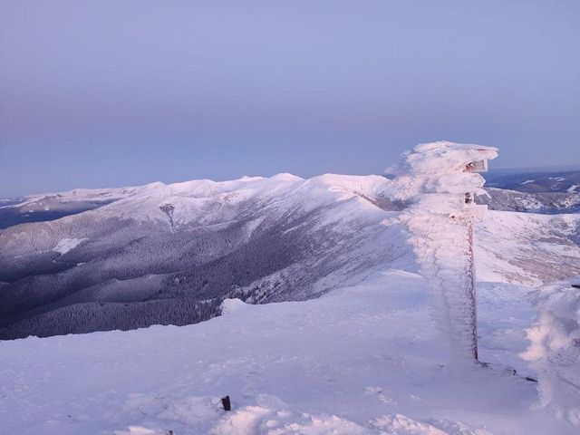 Мережу підкорило фото засніжених Карпат - фото 371748
