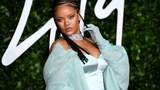 Rihanna дала привід для чуток про свою вагітність: фото