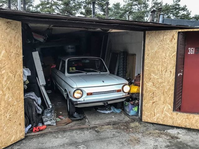 У Києві бачили раритетний 30-річний ЗАЗ - фото 372334