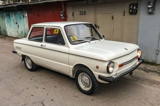 У Києві бачили раритетний 30-річний ЗАЗ - фото 372335