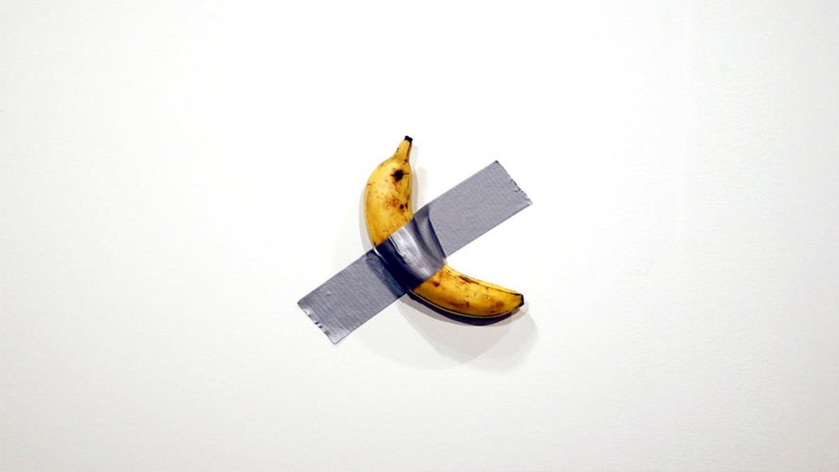 Приклеєний до стіни скотчем банан продали за шалену суму: фотофакт - фото 1