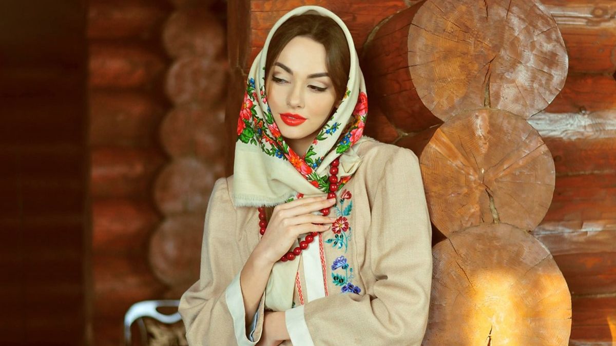 Красуні-українки у хустках долучилися до неймовірного флешмобу