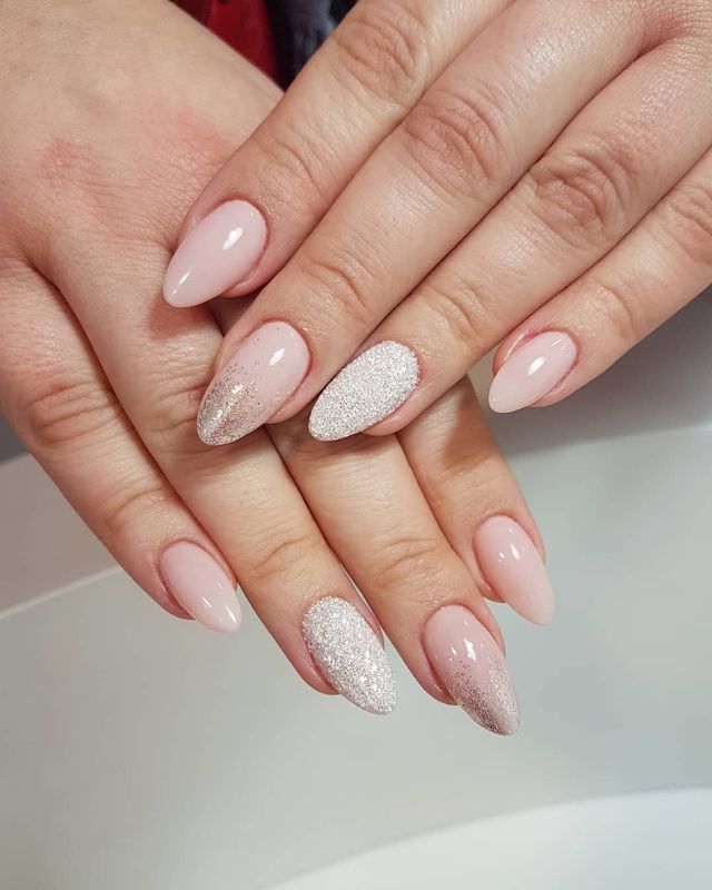 Новорічний манікюр 2020: готові варіанти нігтів на Новий рік у фото - фото 372794