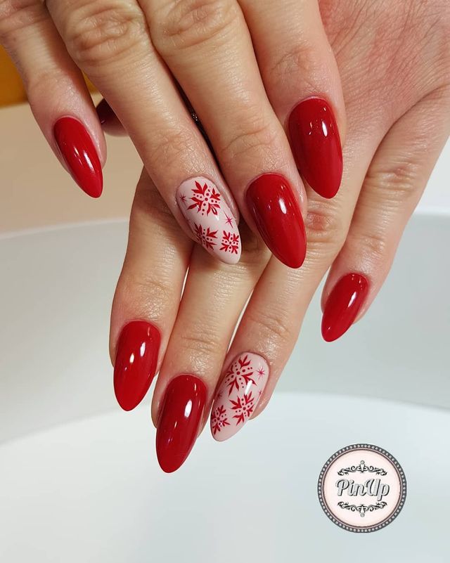 Новорічний манікюр 2020: готові варіанти нігтів на Новий рік у фото - фото 372797