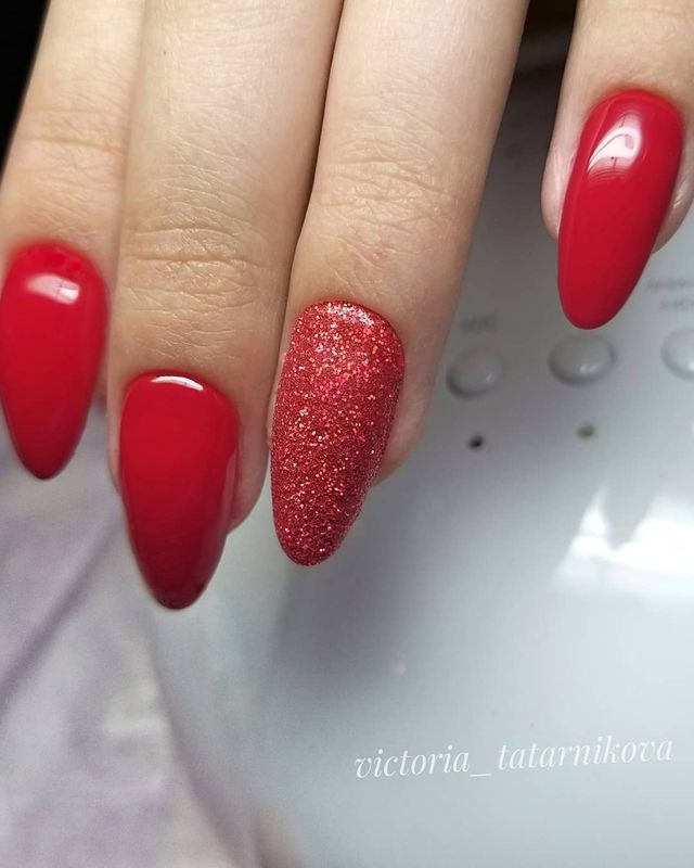 Новорічний манікюр 2020: готові варіанти нігтів на Новий рік у фото - фото 372808