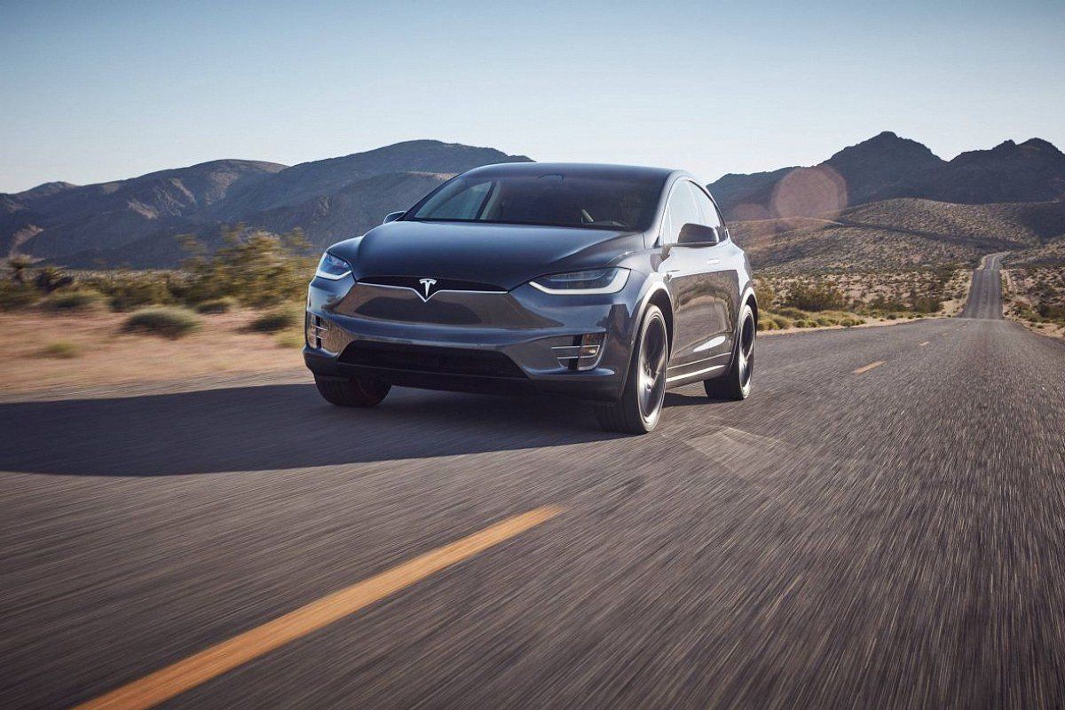 Tesla Model X визнали найбезпечнішим позашляховиком