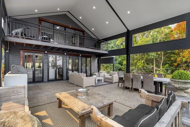 Важко повірити: австралієць перетворив амбар у розкішний дім - фото 372954