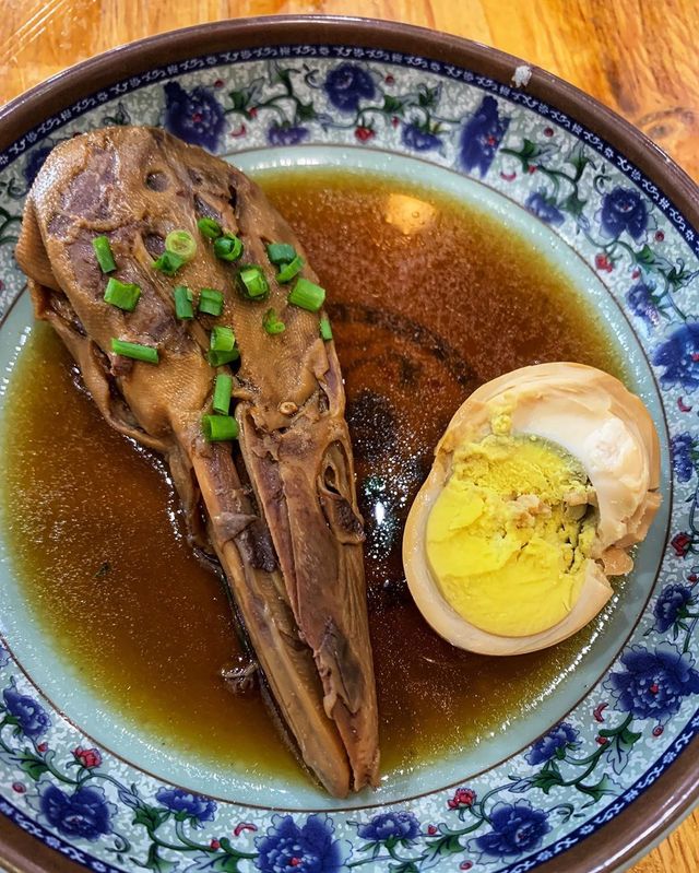 Леся Нікітюк вразила шанувальників дивним сніданком у Китаї: фотофакт - фото 373000