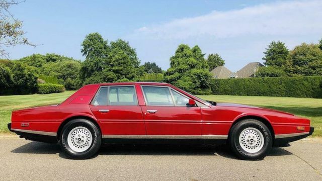 Унікальний Aston Martin виставили на продаж - фото 373014