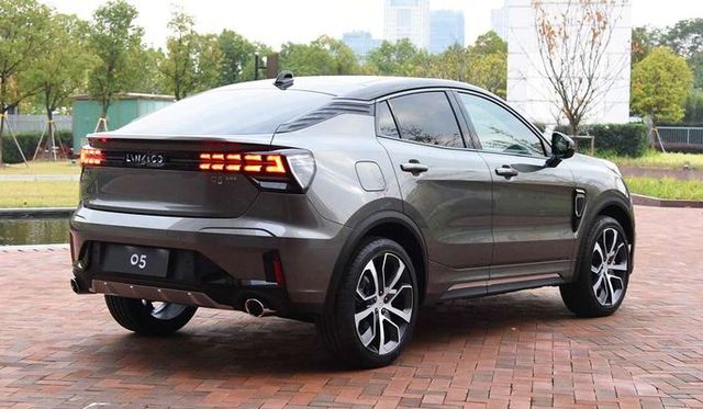 Китайці показали найдорожчий кросовер бренду Lynk & Co - фото 373155