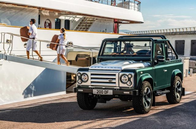 Land Rover Defender перетворили на розкішну 'яхту' - фото 373283