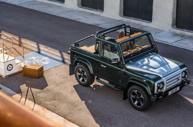 Land Rover Defender перетворили на розкішну 'яхту' - фото 373284