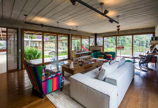 Архітектори створили райський дім біля озера в Бразилії - фото 373357