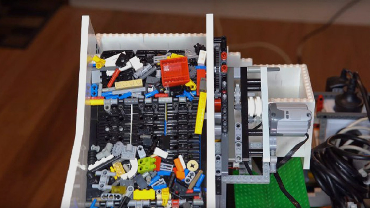 Порятунок для батьків: створено робота, який сортує кубики LEGO - фото 1