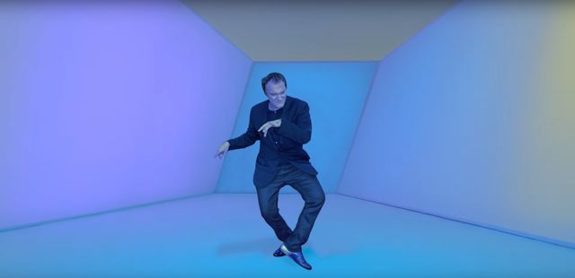 В інтернеті згадали, як Квентін Тарантіно повторював танець з Кримінального чтива: меми - фото 373560