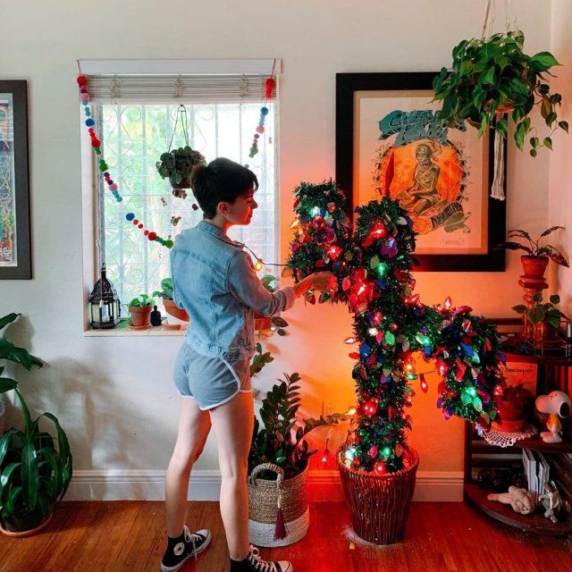 Незвичайні ялинки, які наважиться поставити вдома не кожен - фото 373600