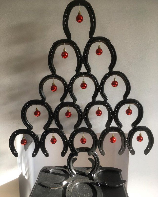 Незвичайні ялинки, які наважиться поставити вдома не кожен - фото 373601