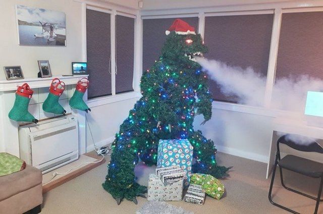 Незвичайні ялинки, які наважиться поставити вдома не кожен - фото 373605