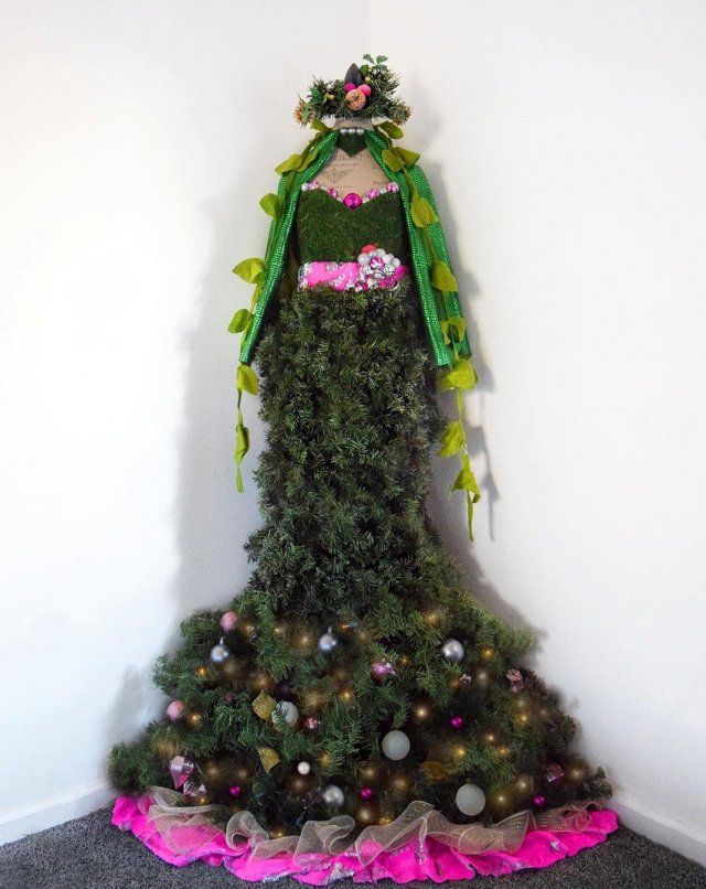 Незвичайні ялинки, які наважиться поставити вдома не кожен - фото 373606