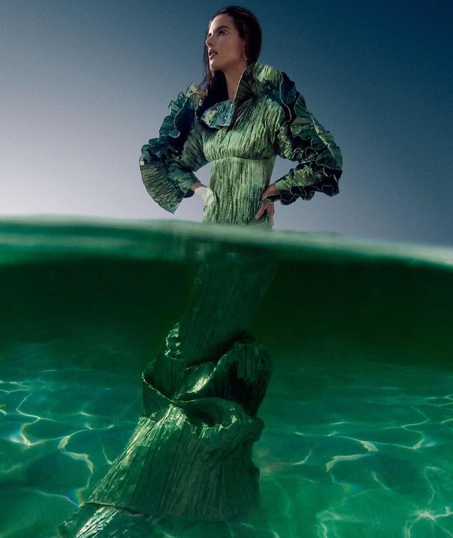 Гаряча Алессандра Амбросіо спокусила мережу мокрою фотосесією - фото 373636