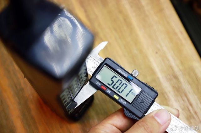 OPPO порівняла новий смартфон з Motorola 888, iPhone 3GS і Nokia 5300 - фото 373847