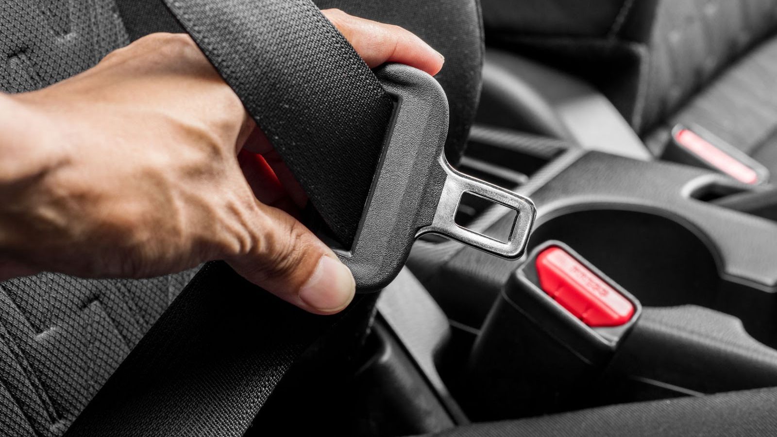 Де в Україні найчастіше користуються пасками безпеки - фото 1