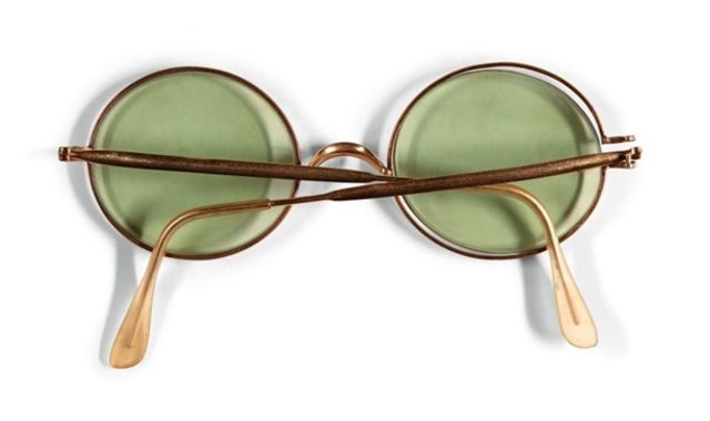 Окуляри Джона Леннона продали за великі гроші - фото 374145