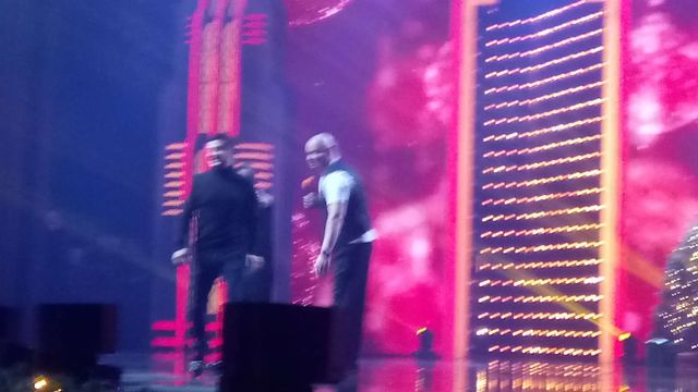 Зеленський на концерті - фото 374361