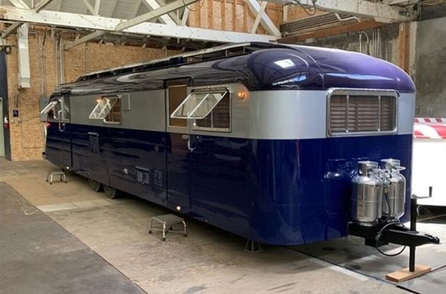 Один з найдорожчих і розкішних будинків на колесах 50-х років виставлять на торги - фото 374590