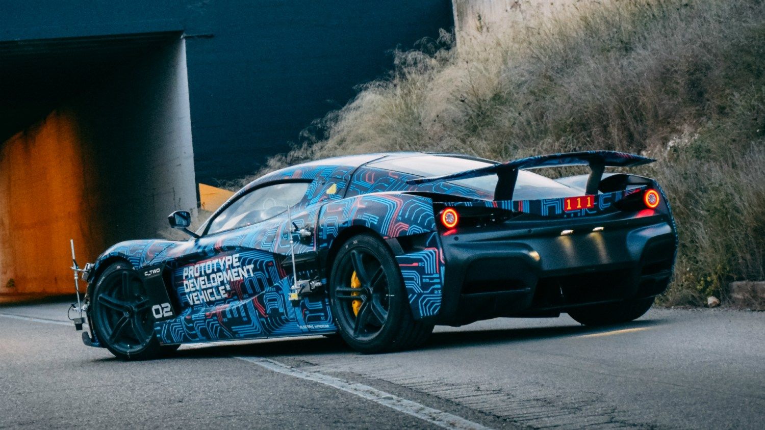 Rimac вивів на тести електричний гіперкар C_Two