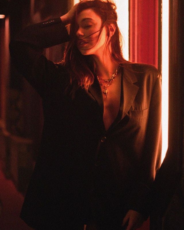 Лише у піджаку: сексуальна Алексіс Рен зваблює Instagram (фото) - фото 374944