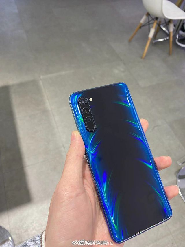 OPPO Reno3 і Reno3 Pro показали на реальних фотографіях до анонсу - фото 375001