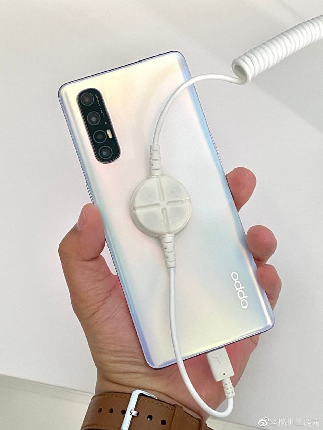 OPPO Reno3 і Reno3 Pro показали на реальних фотографіях до анонсу - фото 375005