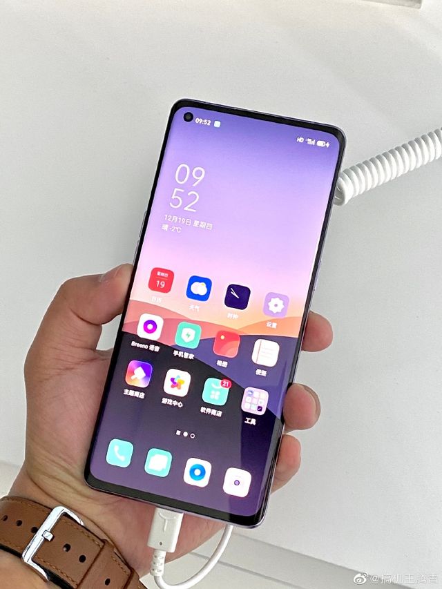 OPPO Reno3 і Reno3 Pro показали на реальних фотографіях до анонсу - фото 375007