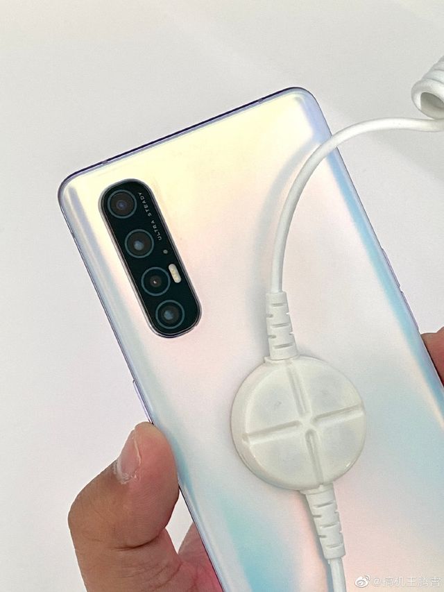 OPPO Reno3 і Reno3 Pro показали на реальних фотографіях до анонсу - фото 375008