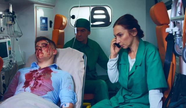 Олега сильно побили - фото 375154