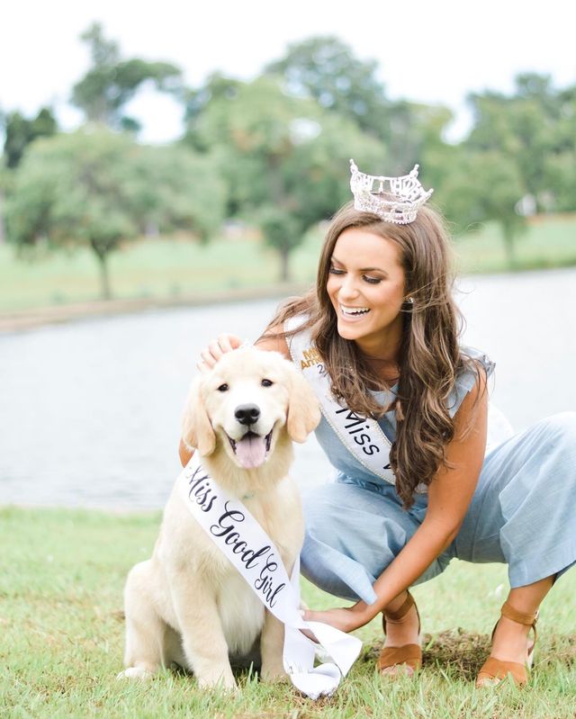 У США назвали ім'я нової Міс Америка 2020: ефектні фото красуні - фото 375219