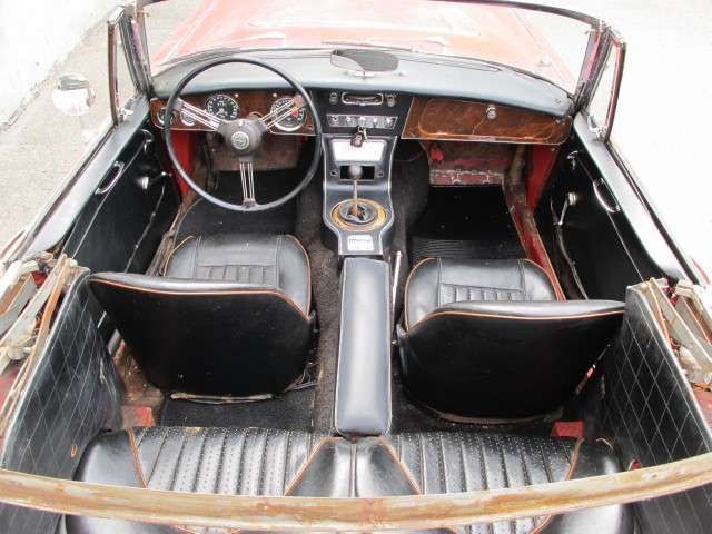 Автолюбителі відновили легендарний раритетний автомобіль з Трансформерів: фото - фото 375550