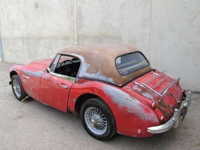 Автолюбителі відновили легендарний раритетний автомобіль з Трансформерів: фото - фото 375551