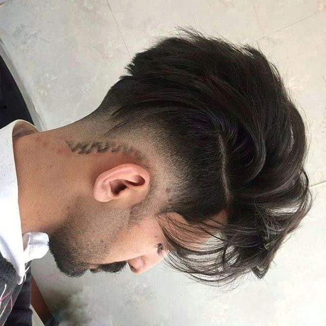 Чоловічі стрижки 2020: модні ідеї і зачіски для чоловіків у фото - фото 375867