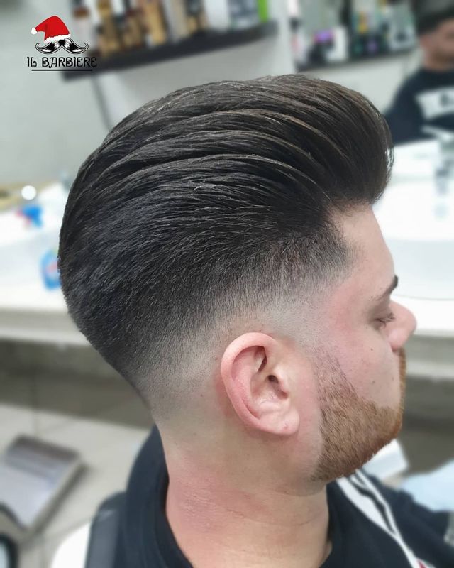 Чоловічі стрижки 2020: модні ідеї і зачіски для чоловіків у фото - фото 375870