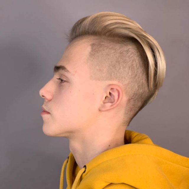 Чоловічі стрижки 2020: модні ідеї і зачіски для чоловіків у фото - фото 375871