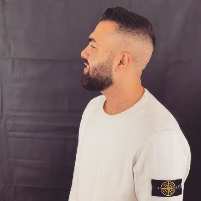 Чоловічі стрижки 2020: модні ідеї і зачіски для чоловіків у фото - фото 375873