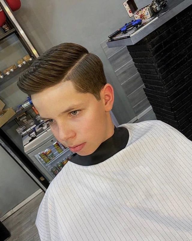 Чоловічі стрижки 2020: модні ідеї і зачіски для чоловіків у фото - фото 375879