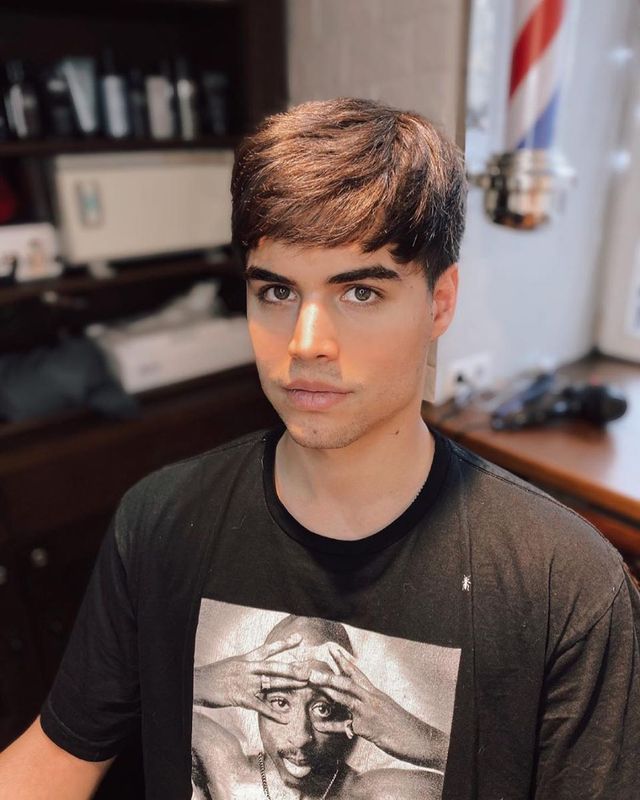 Чоловічі стрижки 2020: модні ідеї і зачіски для чоловіків у фото - фото 375880